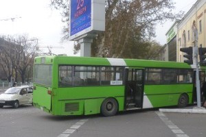 Фото: Matiz и автобус не поделили дорогу