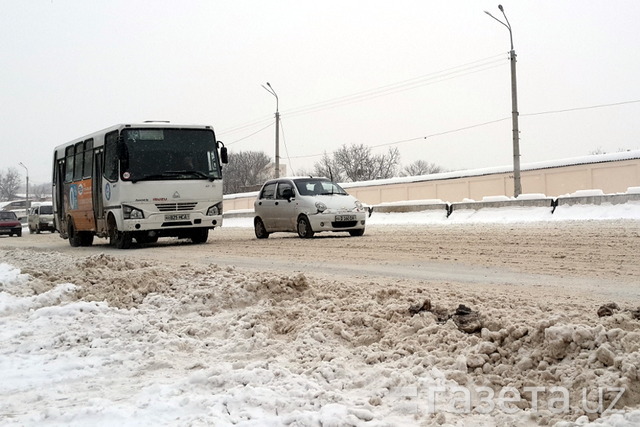 Toshkentda ko‘chalar muz va qordan hashar yo‘li bilan tozalanadi