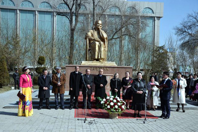 Празднование 99-летия Зульфии (1 марта 2014 года).