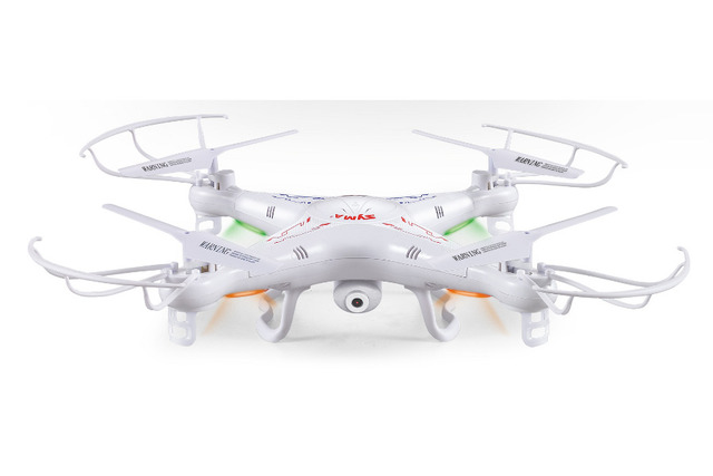 Квадрокоптер SYMA X5C.