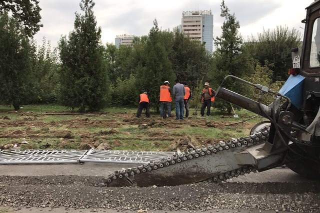 Мустақиллик шоҳ кўчаси ва Абдулла Қодирий кўчаси кесишмаси.