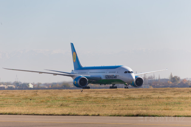 Uzbekistan Airways receives second Dreamliner, three more planed (photos)