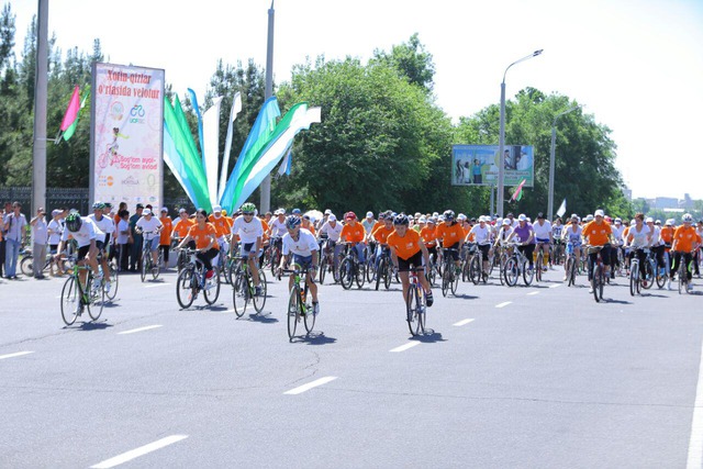 Свыше 1500 человек приняли участие в женском велотуре