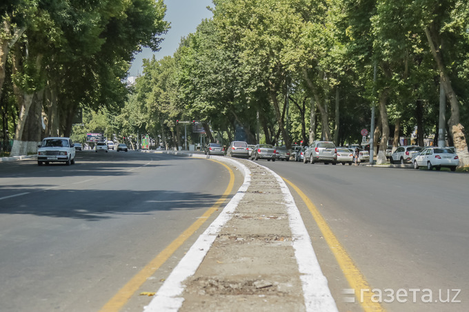 Foto: Shahrisabz va Navoiy ko‘chalaridagi ajratib turuvchi to‘siqlar olib tashlandi