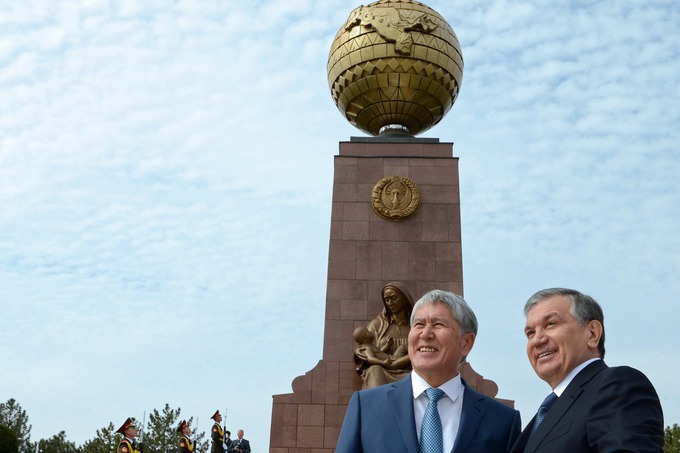 Shavkat Mirziyoyev Almazbek Atamboyev bilan telefon orqali suhbatlashdi