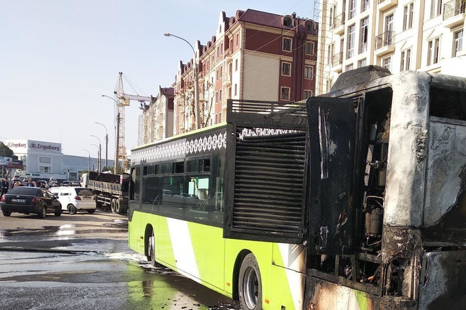 В Ташкенте загорелся очередной автобус