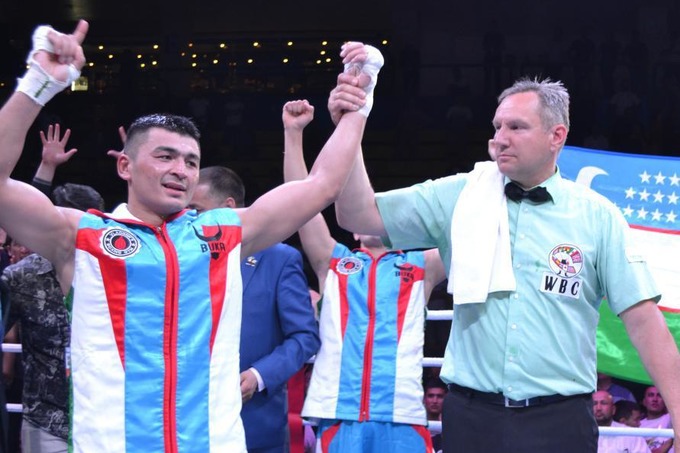 Азизбек Абдуғофуров WBC Silver камарини ҳимоя қилди