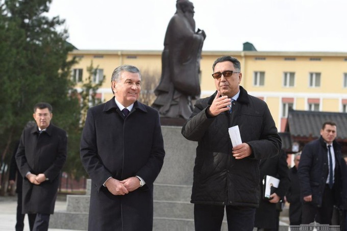 Shavkat Mirziyoyev Samarqanddagi Konfutsiy maydonini ko‘zdan kechirdi