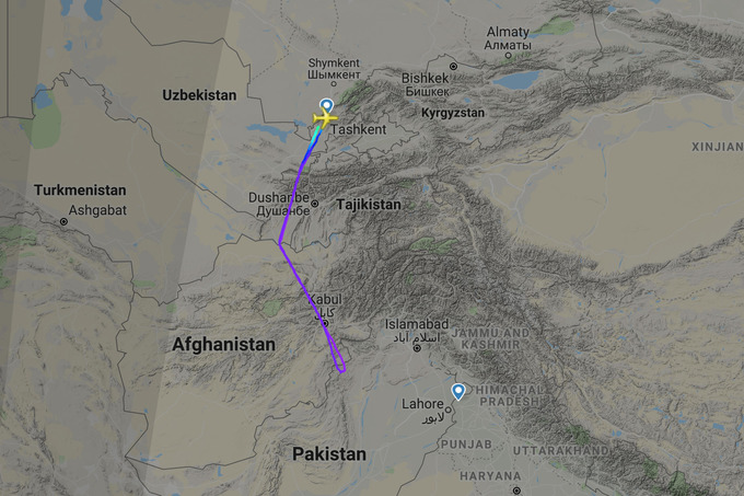 Самолет Uzbekistan Airways вернулся в Ташкент из-за конфликта между Пакистаном и Индией