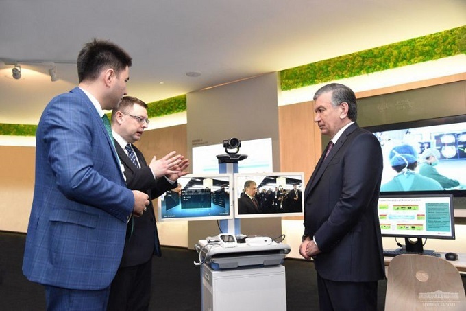 Shavkat Mirziyoyev «Huawei» kompaniyasining innovatsiyalar markazida bo‘ldi