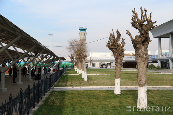 Toshkent xalqaro aeroporti oldidagi kutib olishga mo‘ljallangan ayvon.