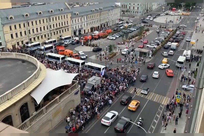 На акции в Москве задержали сотни человек