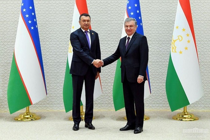 Shavkat Mirziyoyev Tojikiston bosh vazirini qabul qildi