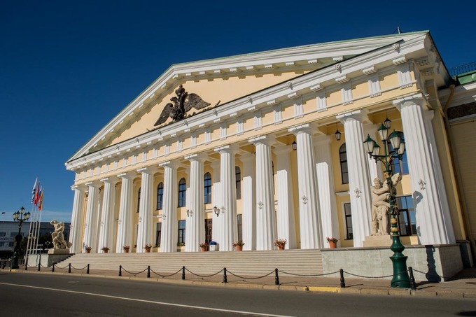 Санкт-Петербургский горный университет.