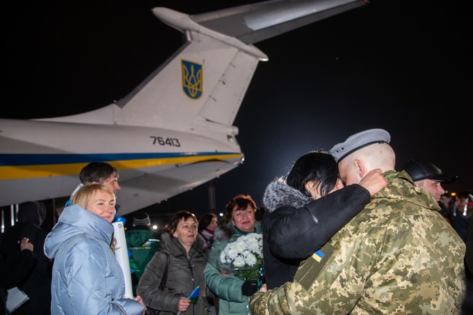 Встреча возвращенных пленных в аэропорте «Борисполь».