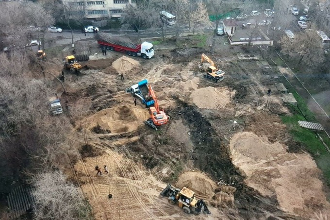 Место вырубки деревьев в махалле имени Юнуса Раджаби.