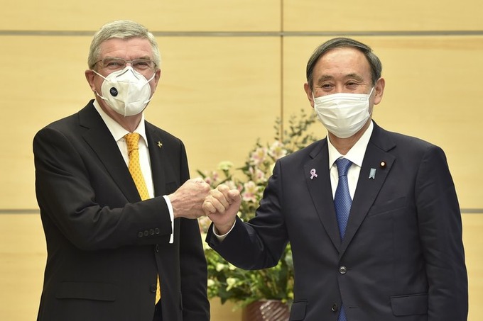 Thomas Bach and Yoshihide Suga