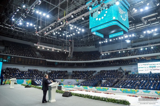 Shavkat Mirziyoyev yoshlar bilan uchrashdi