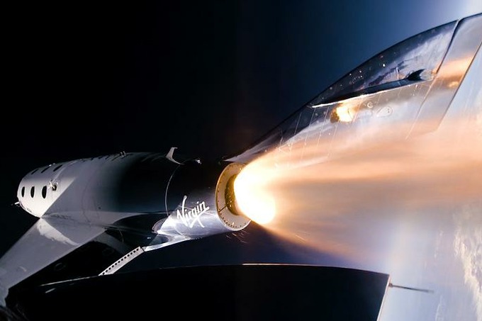 Virgin Galactic kosmik parvozga ikkita chiptani lotereyaga qo‘ydi