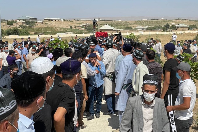 Samarqandda muftiy Usmonxon Alimovning janozasi o‘qildi (foto)