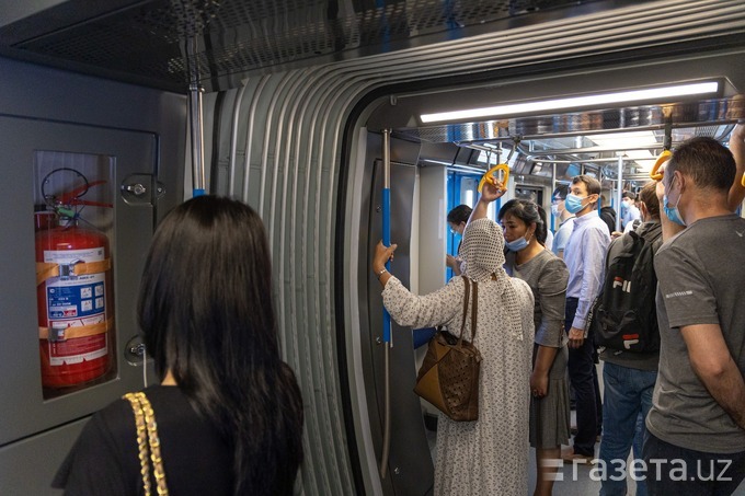 Toshkent metrosining yangi poyezdlaridan fotoreportaj