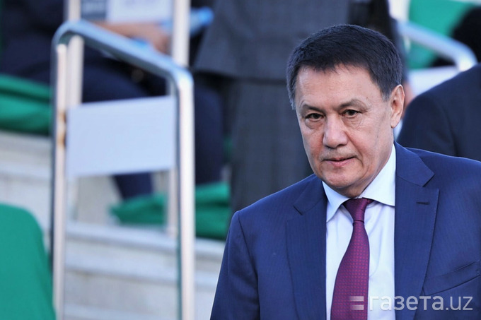 Rustam Azimov vo vremya prazdnovaniya 30-letiya nezavisimosti v parke «Novыy Uzbekistan», 31 avgusta 2021 goda.