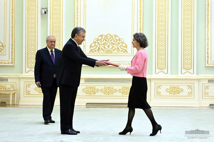 Shavkat Mirziyoyev to‘rt nafar elchining ishonch yorliqlarini qabul qildi