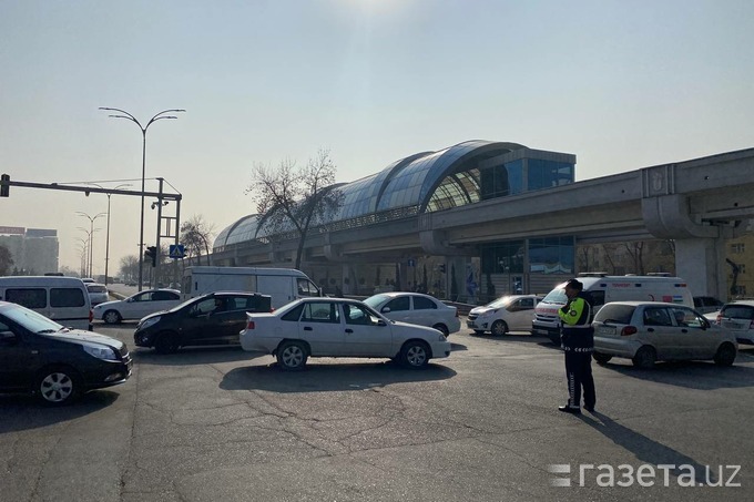 Ташкентцев призвали не пользоваться личным транспортом