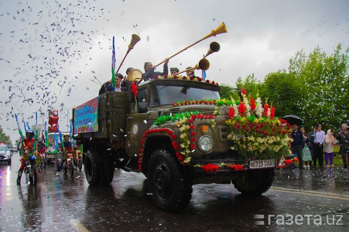 Фото: Международный фестиваль цветов в Намангане