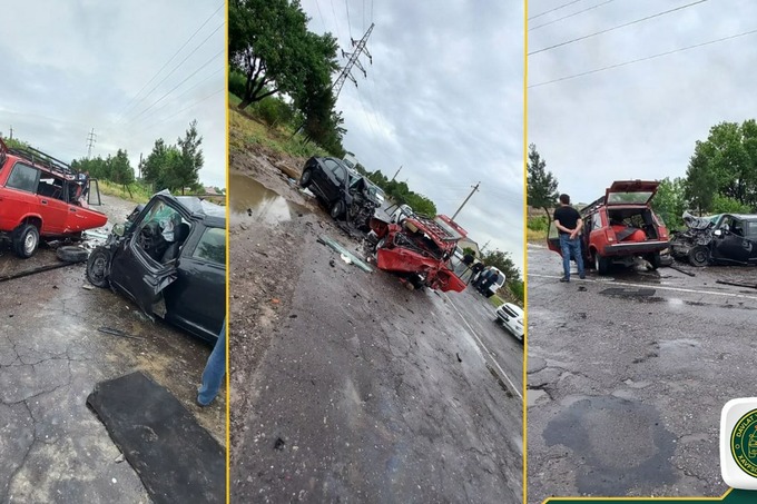 В ДТП в Бекабаде двое погибли, трое пострадали