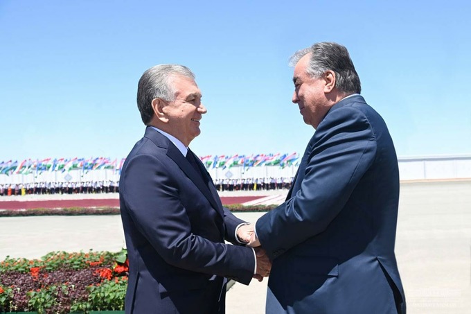 Foto: Shavkat Mirziyoyev va Emomali Rahmon Xorazmga bordi