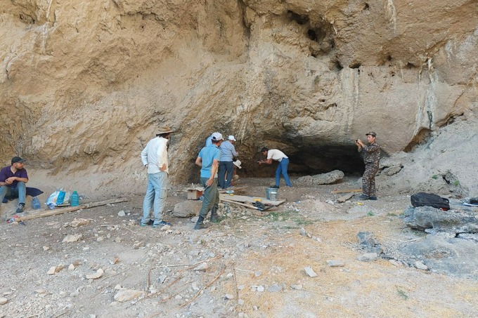 Surxondaryodagi Xatak g‘orida neandertal odam yashagan makon topildi