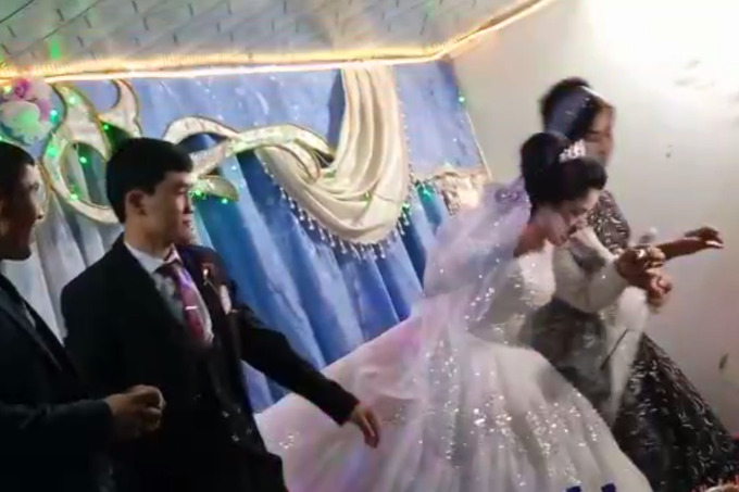 «Всего 150 гостей»: певец и блогер рассказали о главных отличиях узбекской свадьбы от русской