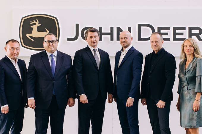 UzAuto подписал соглашение с крупным производителем сельхозтехники John Deere