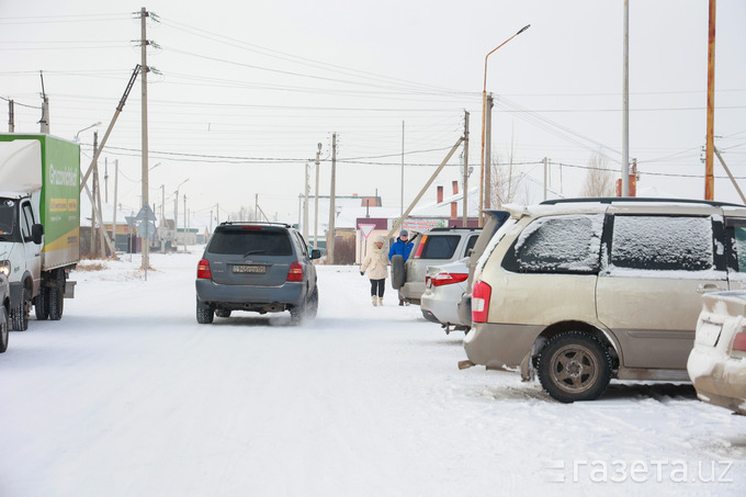 Узбекистанцев призвали воздержаться от поездок на автотранспорте в Казахстан