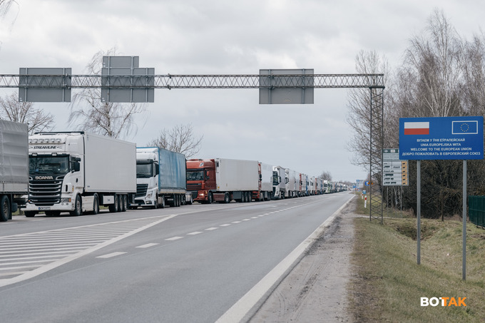 Transport vazirligi Yevropaga avtotransportda yuk tashuvchilarga murojaat qildi