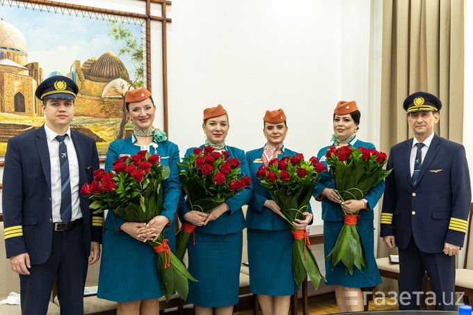 «В самолёте будто была одна большая семья». Экипаж Uzbekistan Airways — о родах на борту