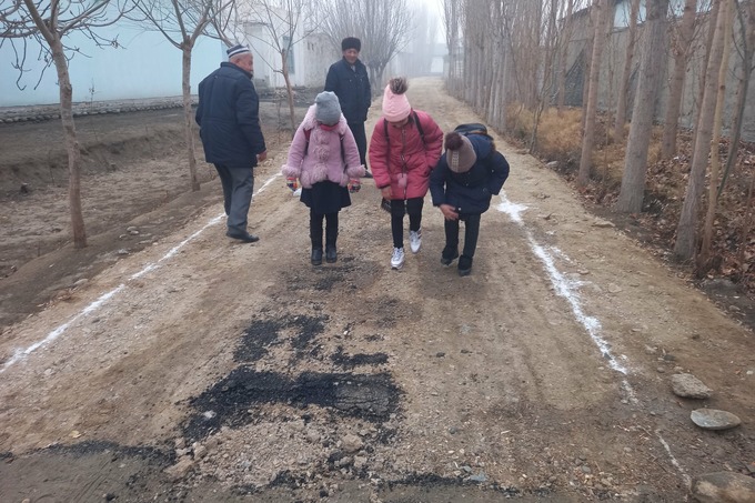 Инициатива по асфальтированию дорог в махалле «Катта янги» Фуркатском районе Ферганской области (2022 год).