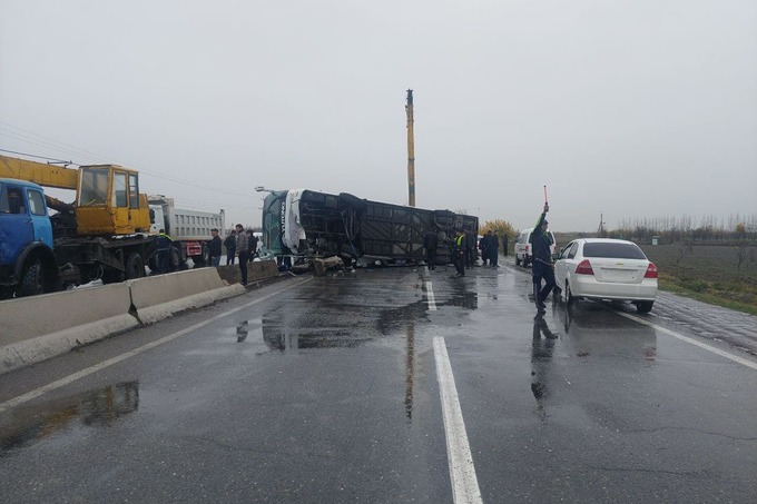 Самарқандда йўловчи автобуси ЙТҲга учради, қурбон бор