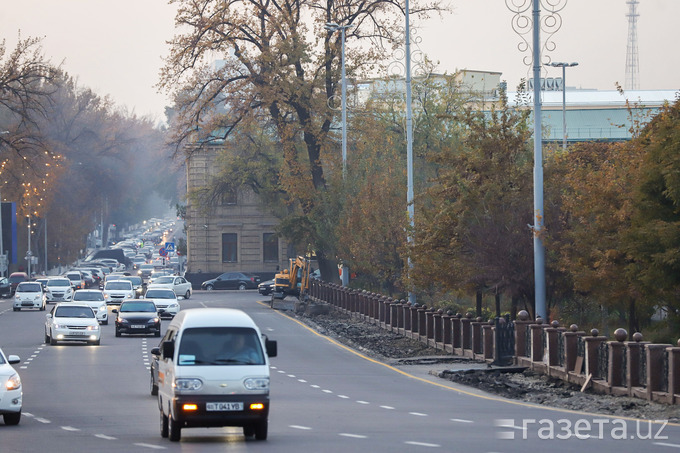 Вокруг сквера Амира Темура обновляют брусчатку тротуара — хокимият Ташкента