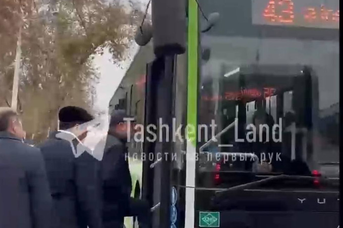 Toshkentda avtobus boshqaruvi vaqtida telefon ishlatgan 7 haydovchi ishdan olindi