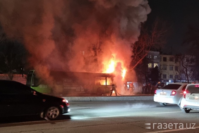 Toshkentda harakatlanib ketayotgan avtobusda yong‘in chiqdi