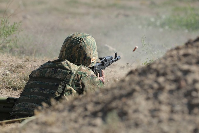 Азербайджан и Армения обвинили друг друга в обстрелах на границе