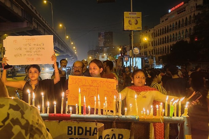 Hindistonda minglab ayollar gender zo‘ravonligiga qarshi tungi namoyish o‘tkazdi