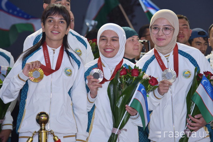 Foto: Toshkentda tantanali kutib olingan paralimpiyachilar