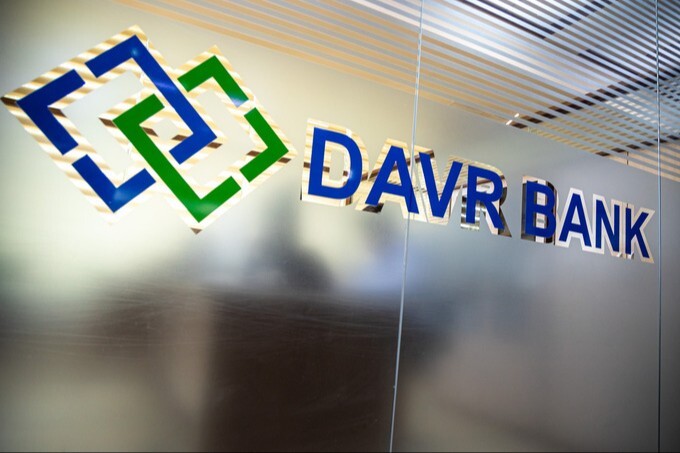 Davr Bank ташқи рекламадаги камчиликлар учун молиявий жаримага тортилди