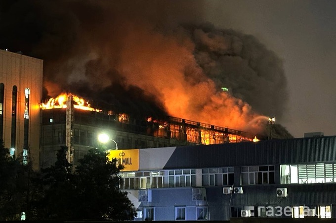 Toshkentda Miran mehmonxonasi binosi yonmoqda. Foto, video