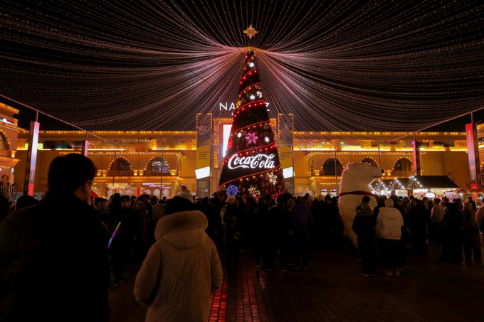 Coca-Cola создаёт новогоднее волшебство: культовый караван посетил 10 городов Узбекистана