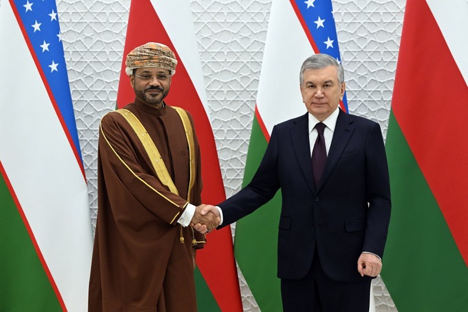 Shavkat Mirziyoyev O‘mon TIV rahbari bilan ikki davlat o‘rtasida to‘g‘ridan-to‘g‘ri aviaqatnovni yo‘lga qo‘yishni muhokama qildi