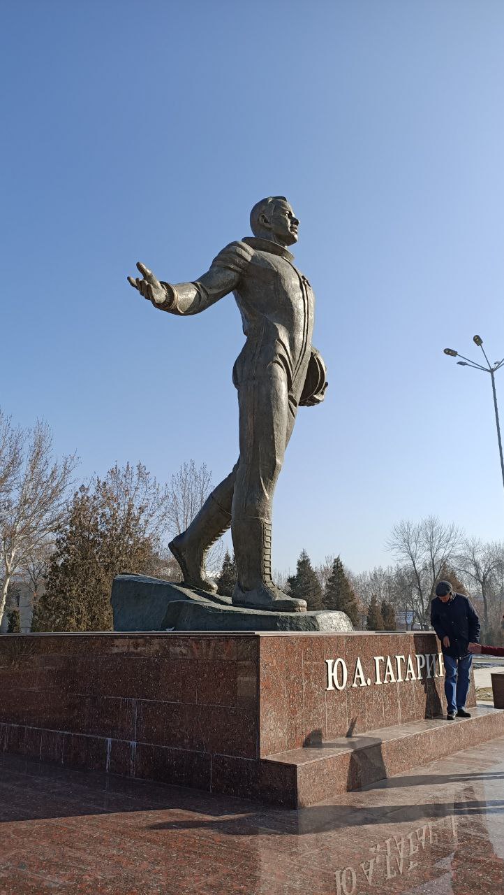 Памятник гагарину в кемерово фото